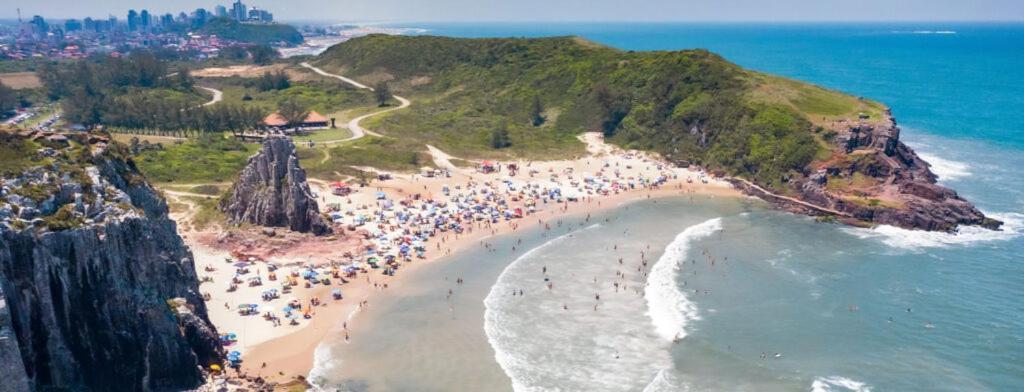 Kitnet K1 Em Torres-Rs - Na Mais Bela Praia Gaucha - Cozinha - Banheiro - Ar Condicionado - Smart Tv 32' - Wi-Fi - Anfitria Superhost No Bnb Exteriör bild