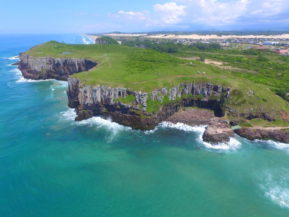 Kitnet K1 Em Torres-Rs - Na Mais Bela Praia Gaucha - Cozinha - Banheiro - Ar Condicionado - Smart Tv 32' - Wi-Fi - Anfitria Superhost No Bnb Exteriör bild