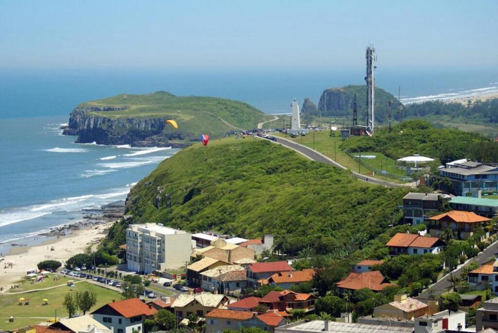 Kitnet K1 Em Torres-Rs - Na Mais Bela Praia Gaucha - Cozinha - Banheiro - Ar Condicionado - Smart Tv 32' - Wi-Fi - Anfitria Superhost No Bnb Exteriör bild