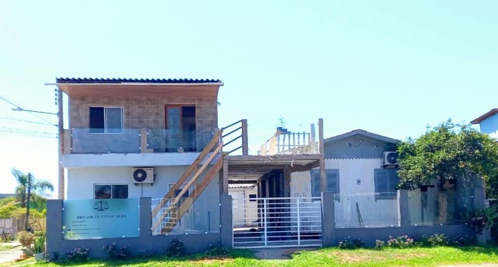Kitnet K1 Em Torres-Rs - Na Mais Bela Praia Gaucha - Cozinha - Banheiro - Ar Condicionado - Smart Tv 32' - Wi-Fi - Anfitria Superhost No Bnb Exteriör bild